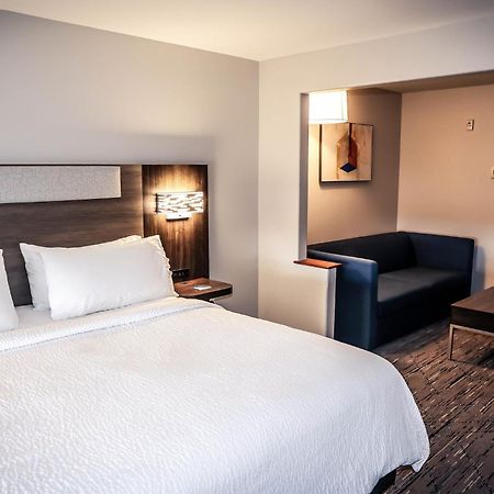 Holiday Inn Express & Suites Douglas By Ihg Exterior photo