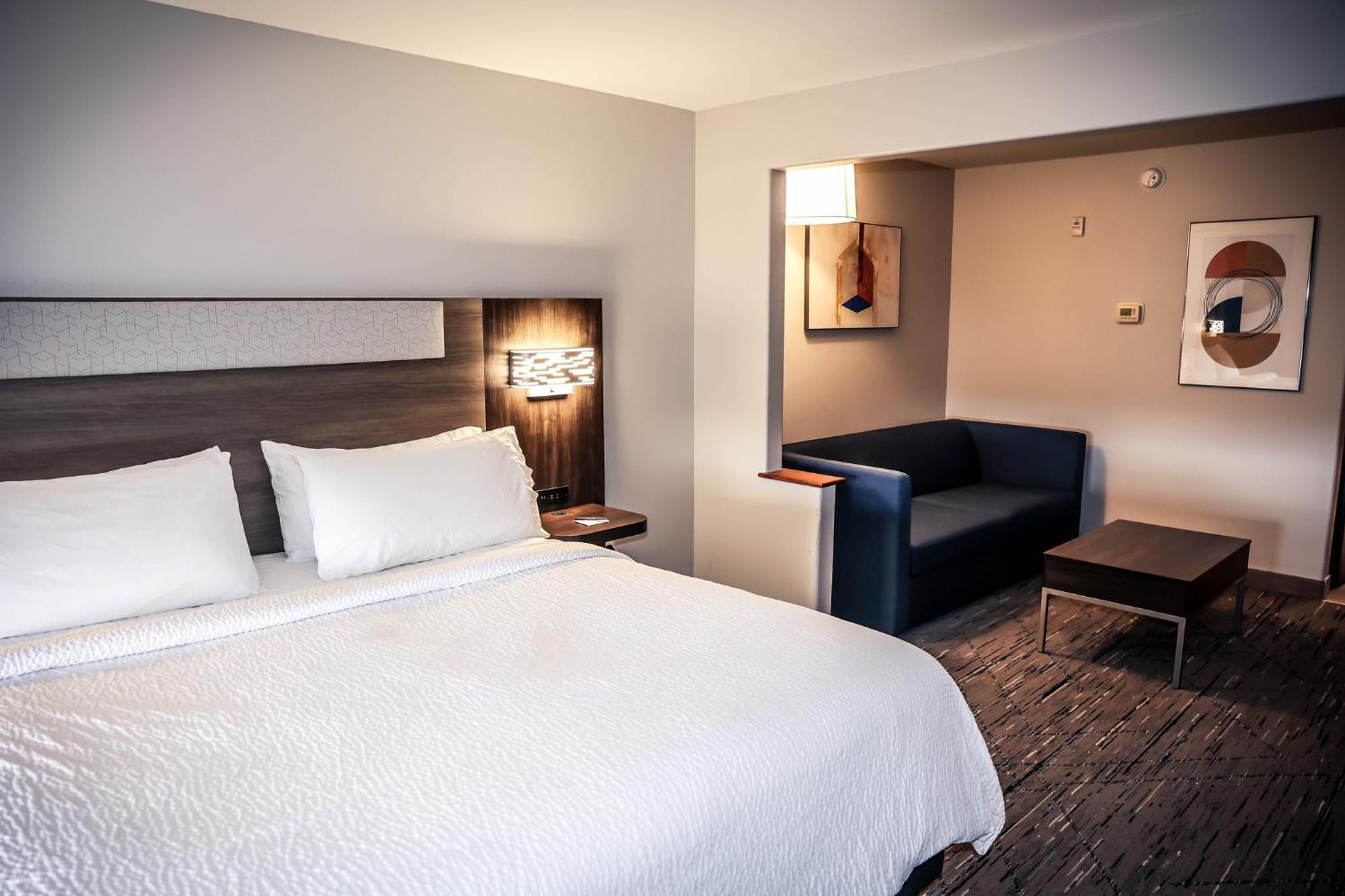 Holiday Inn Express & Suites Douglas By Ihg Exterior photo