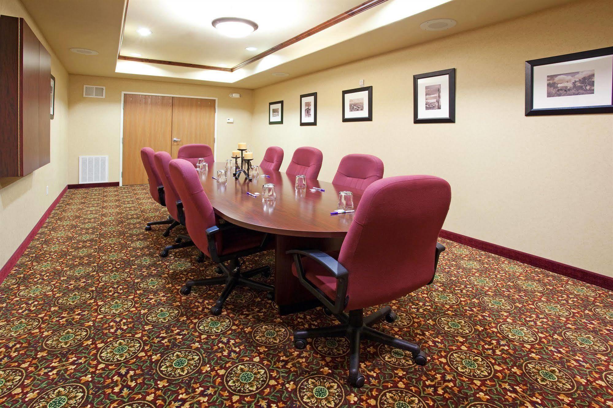 Holiday Inn Express & Suites Douglas By Ihg Facilities photo