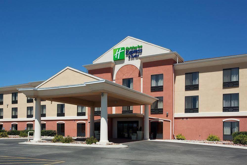 Holiday Inn Express & Suites Douglas By Ihg Exterior photo